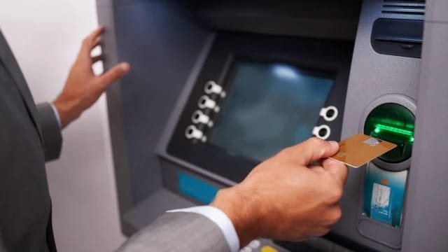 Truffa dello scontrino Bancomat: perché non lasciarlo mai allo sportello